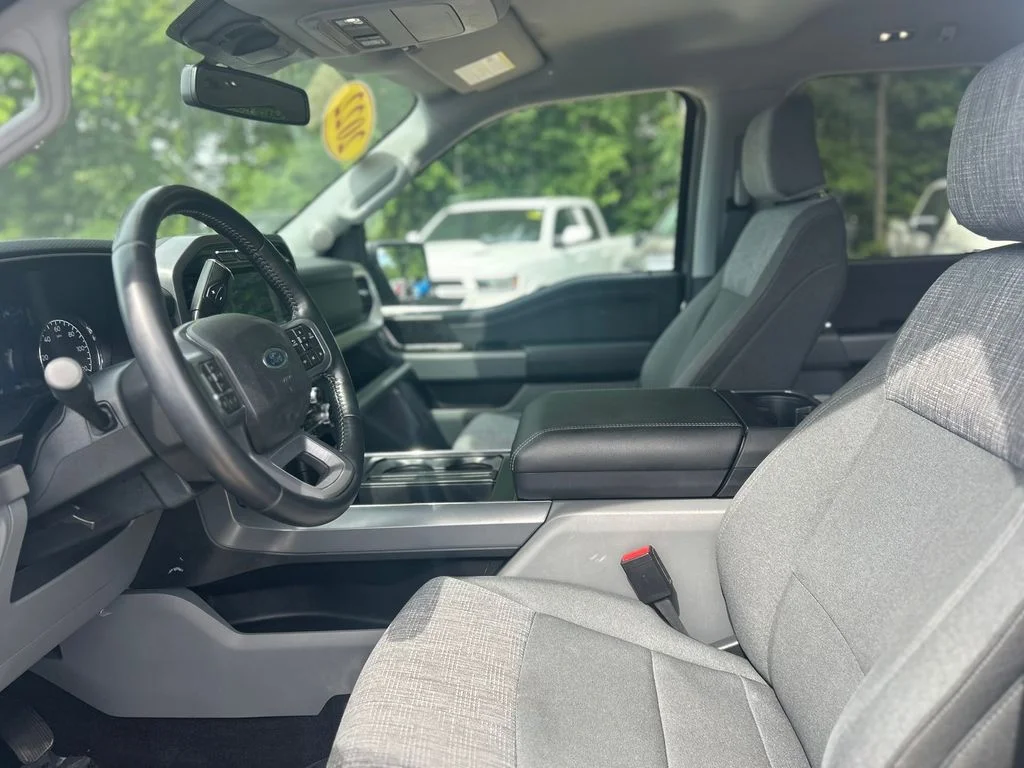 Used 2022 Silver Ford XLT image 29