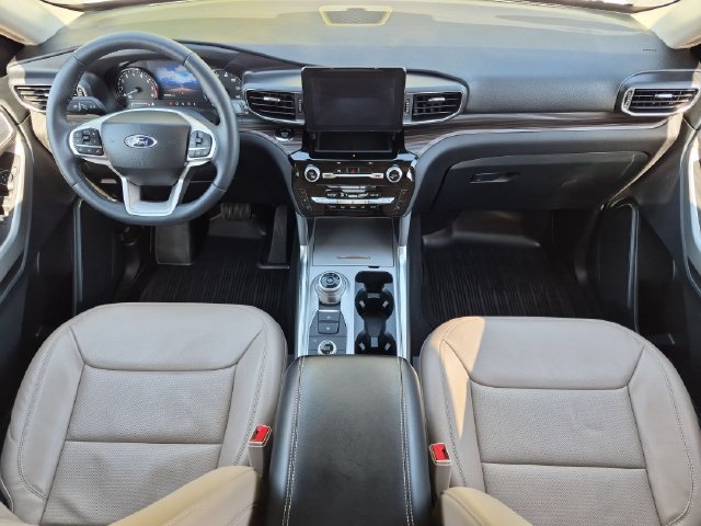 Used 2023 White Metallic Ford Limited image 13