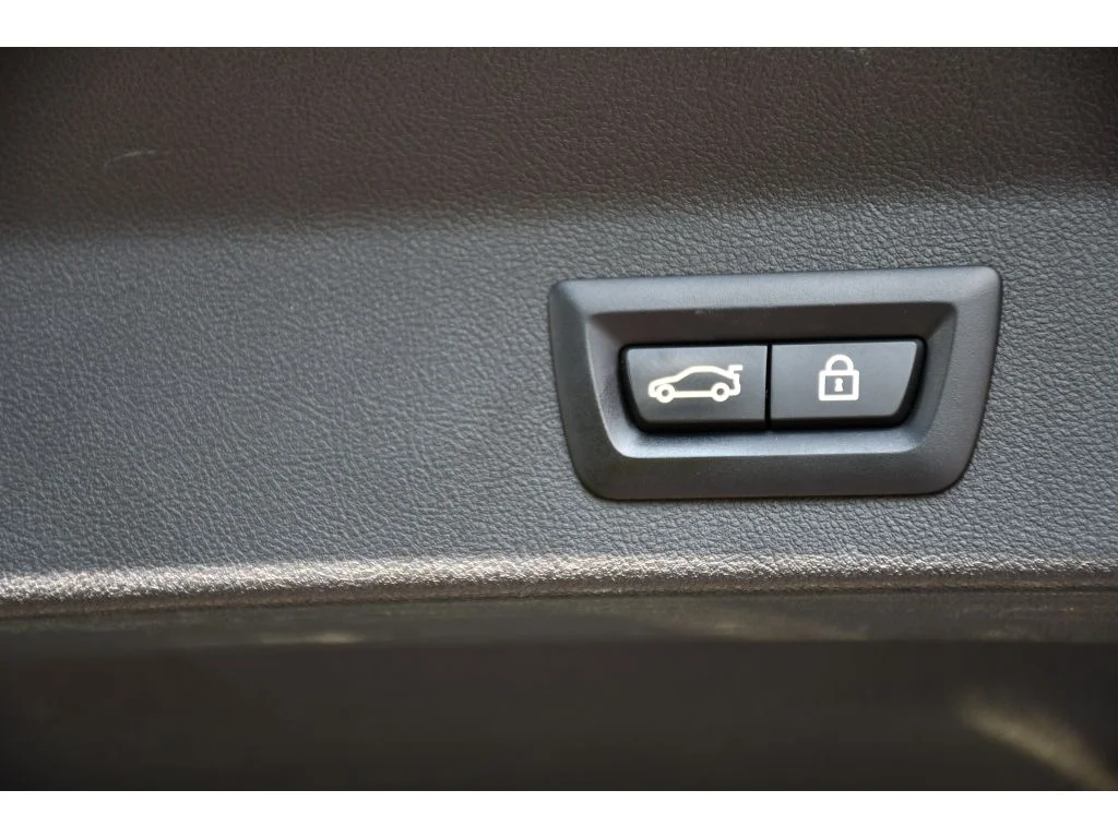 Used 2022 Alpine White BMW xDrive30i image 25