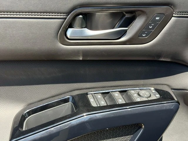 New 2026 Gray Nissan Platinum image 20