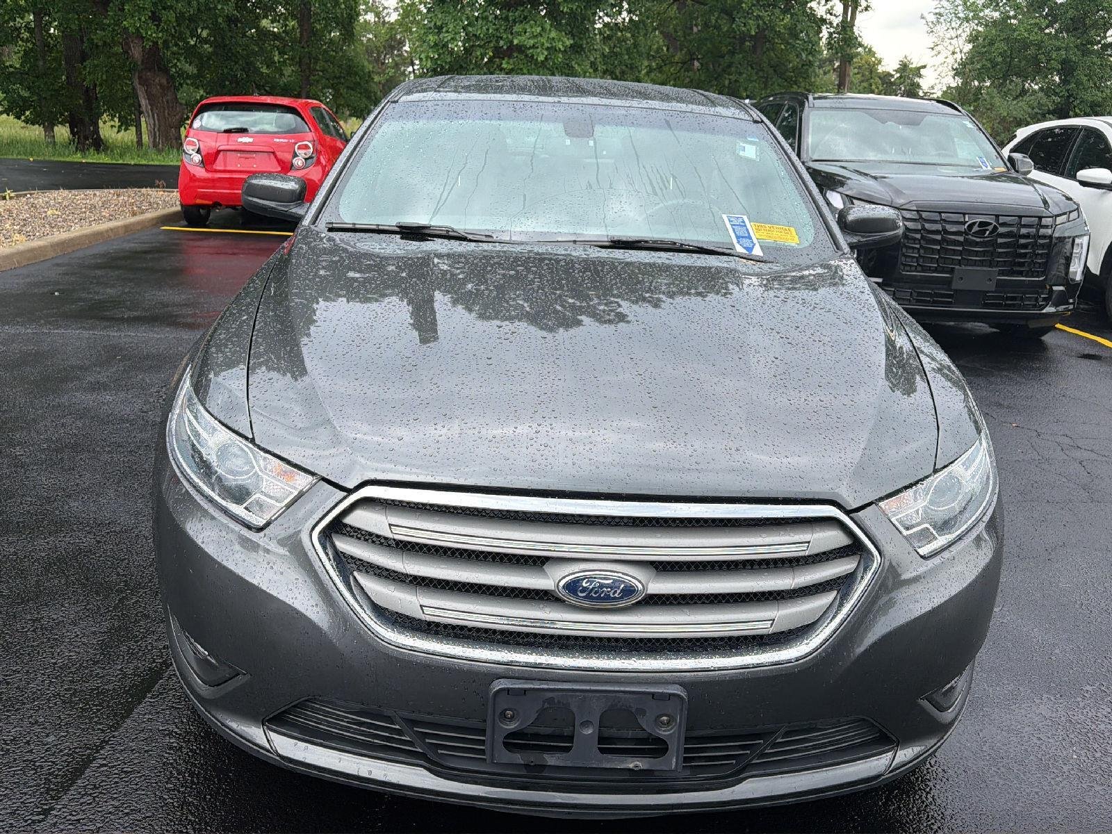 Used 2018 Magnetic Ford SEL image 2