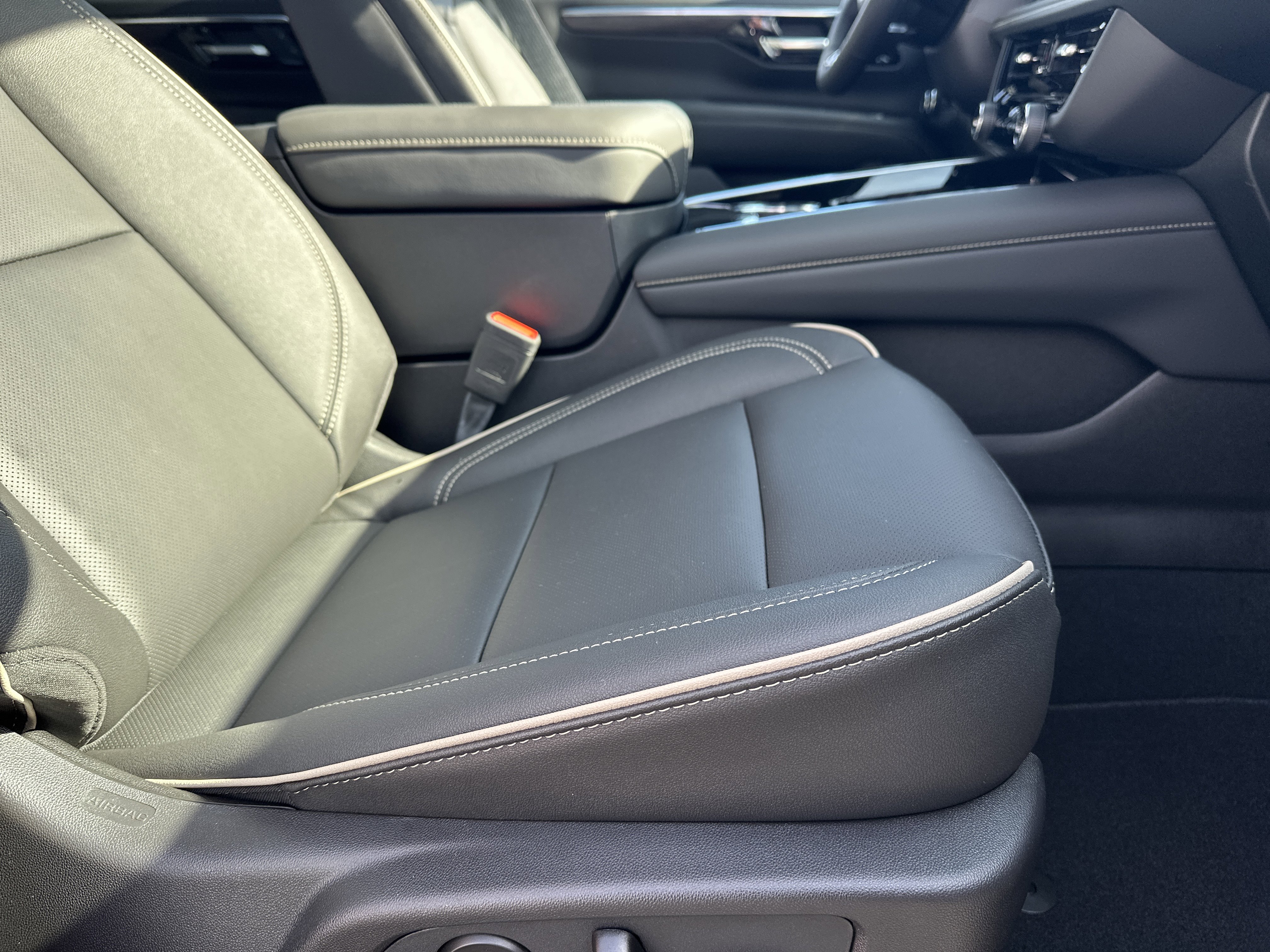2026 Chevrolet Tahoe Premier - Photo 14