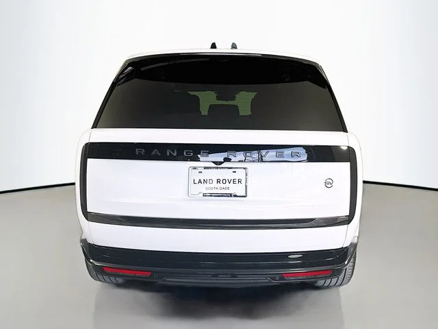 New 2026 Ostuni Pearl White Land Rover SV Signature Suite image 6