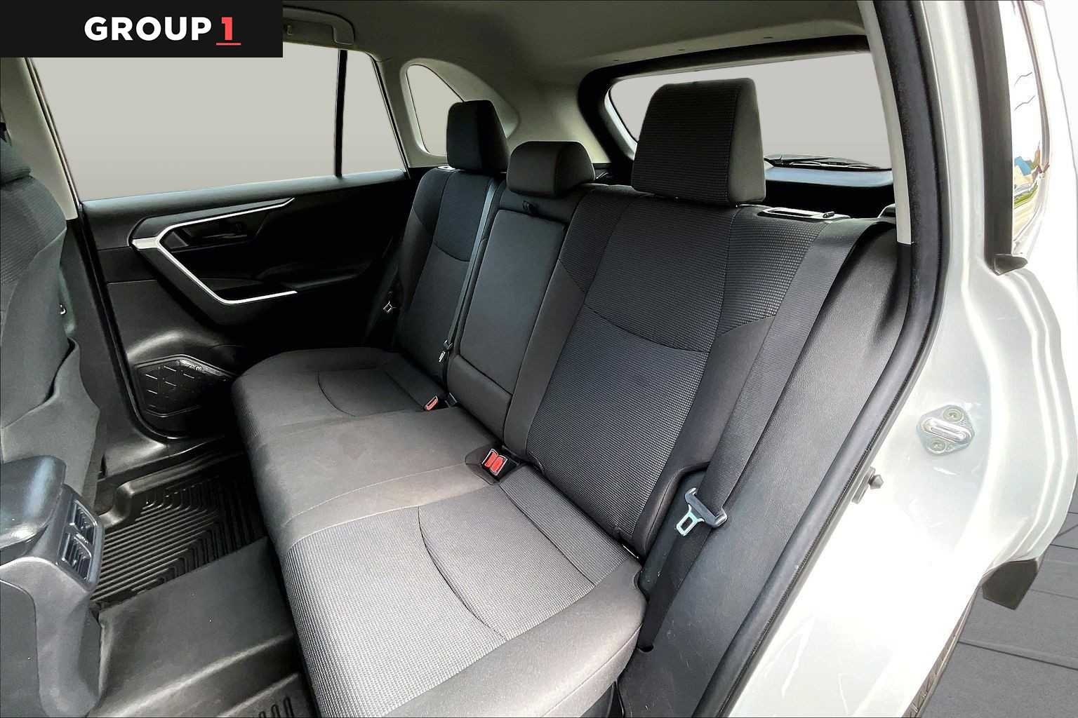 Used 2020 Super White Toyota Hybrid LE image 21