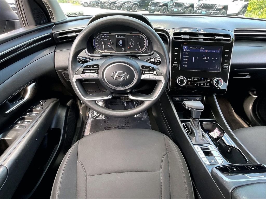 Used 2023 Amazon Gray Hyundai SEL image 16