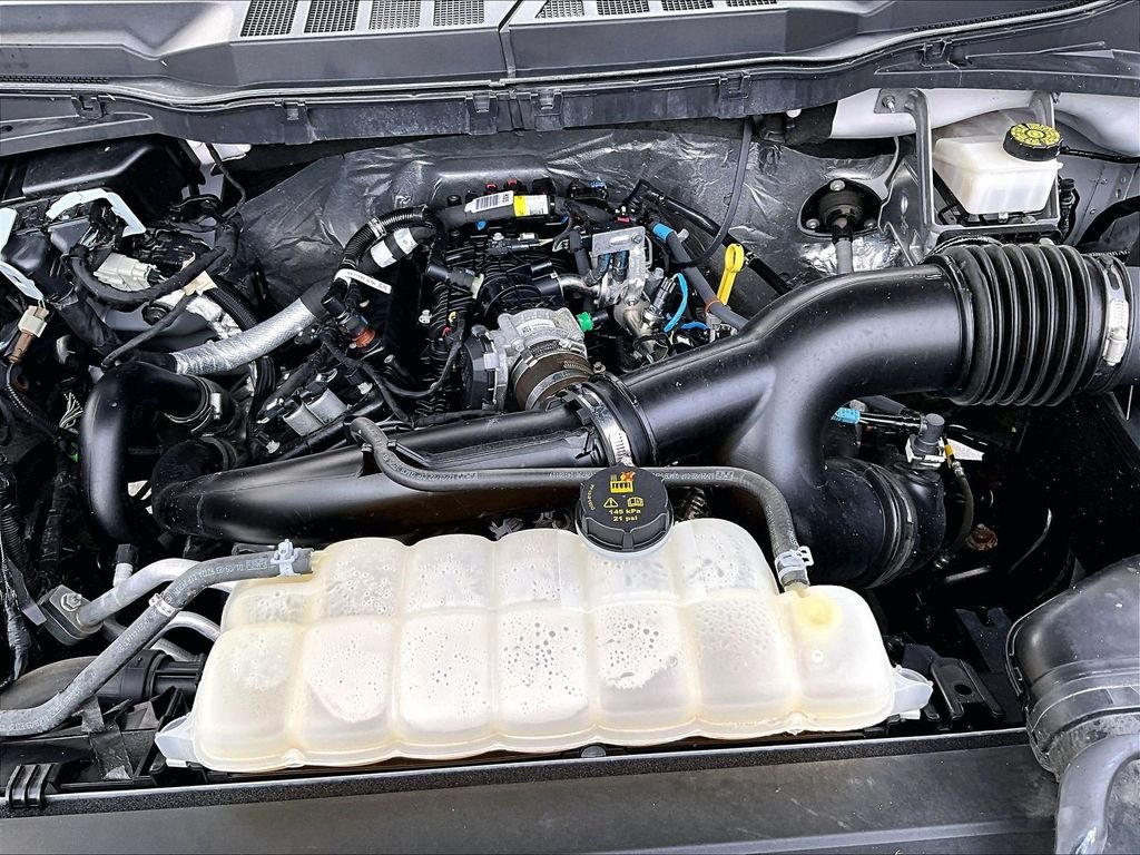 Used 2023 Oxford White Ford XLT image 33