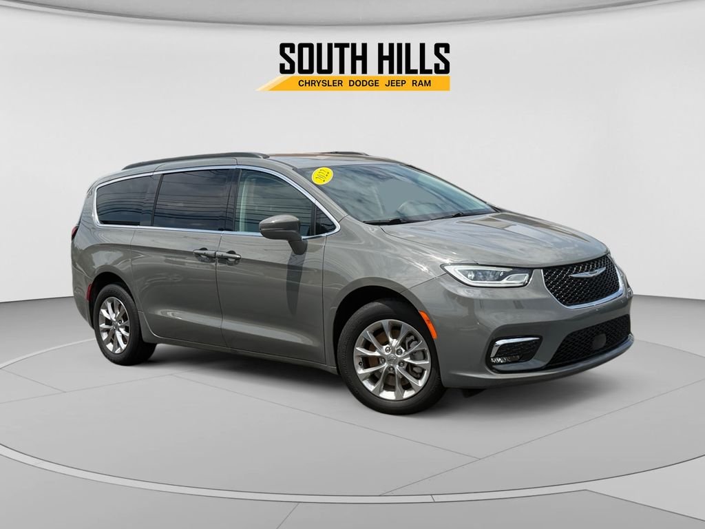 Used 2022 White Chrysler Touring L image 7