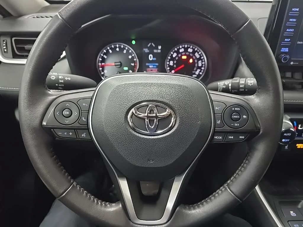 Used 2022 Gray Toyota XLE image 20