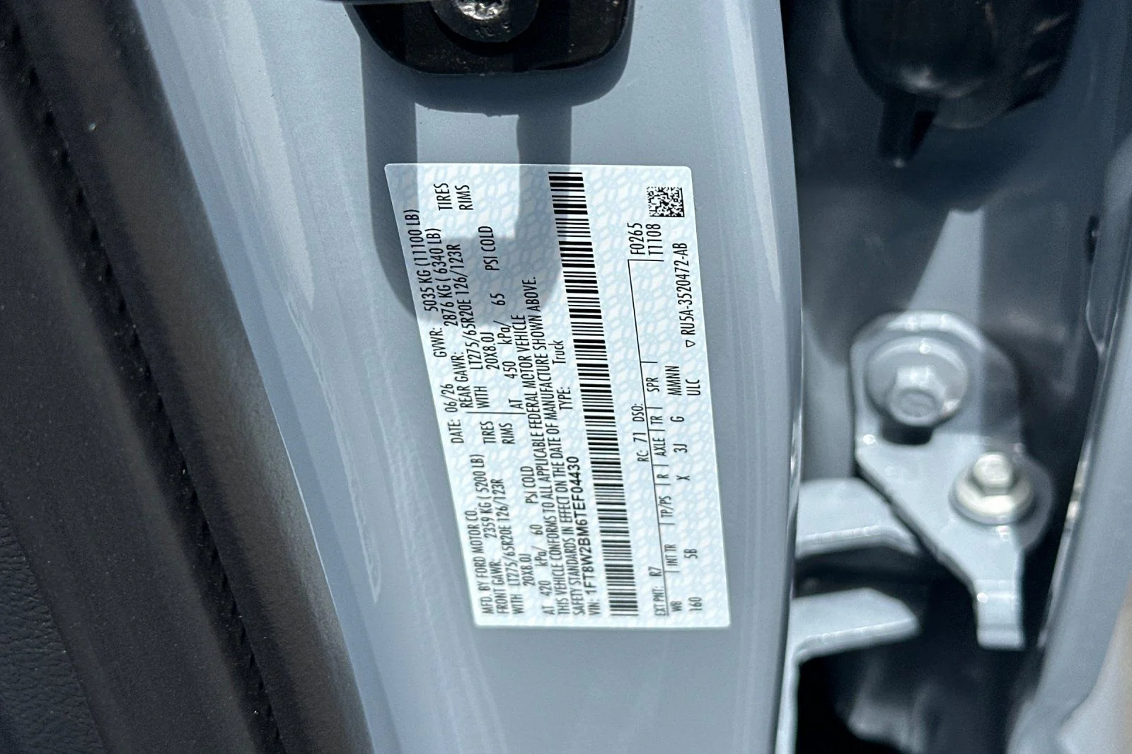 New 2026 Glacier Gray Metallic Tri-Coat Ford F-250® Lariat® image 26