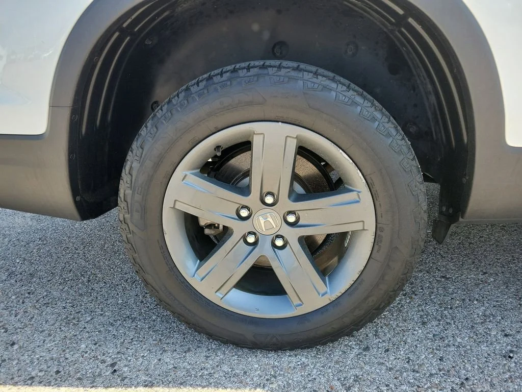 Used 2023 White Honda RTL image 5