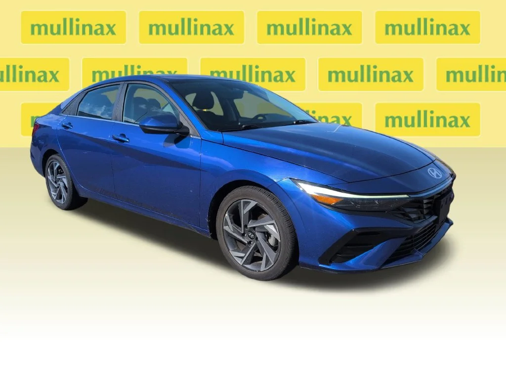 Certified Used 2025 Blue Hyundai SEL Convenience image 1