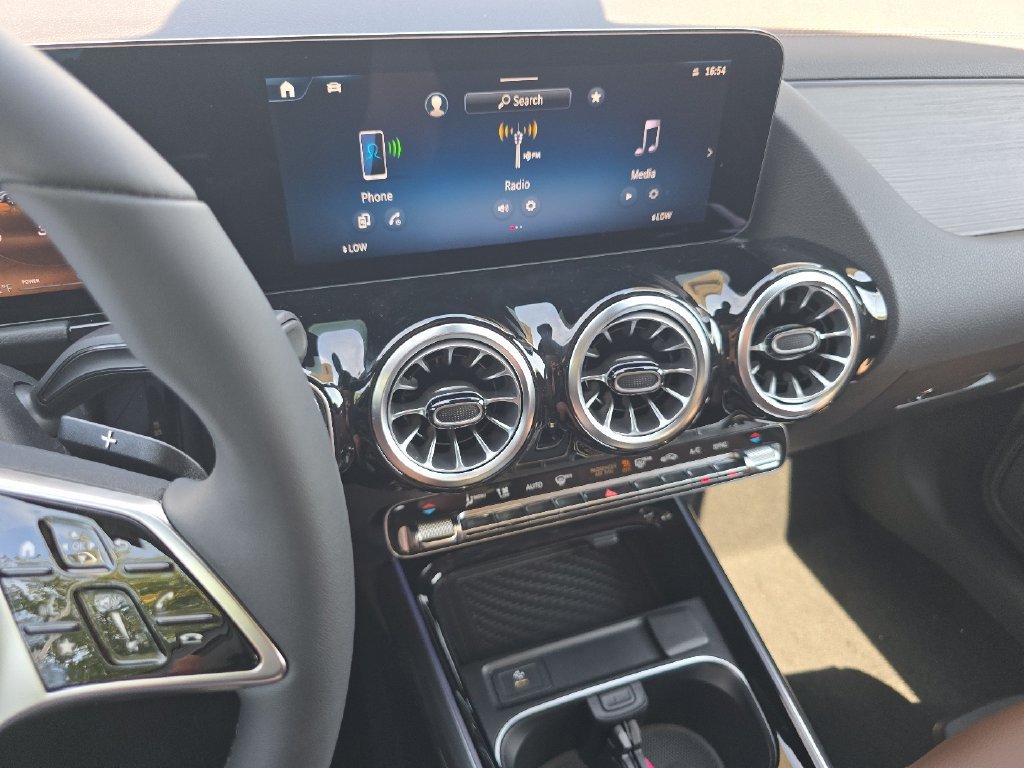 New 2026 Mountain Grey Metallic Mercedes-Benz GLA 250 image 71