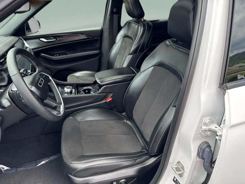 Used 2023 Bright White Clearcoat Jeep Altitude image 11