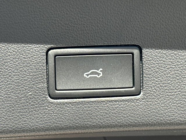 New 2026 White Volkswagen SE w/Technology image 19