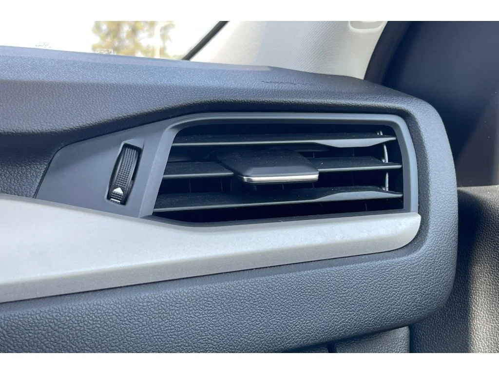 Used 2022 ICONIC SILVER Ford SE image 30