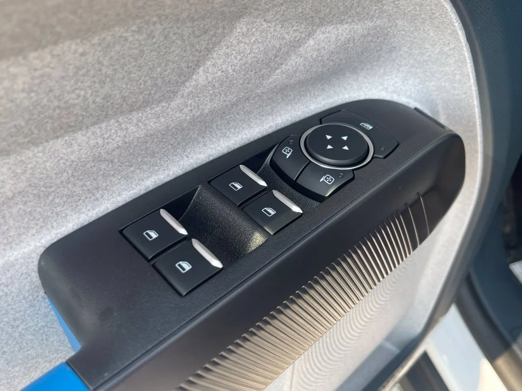 New 2026 Oxford White Ford XLT image 13