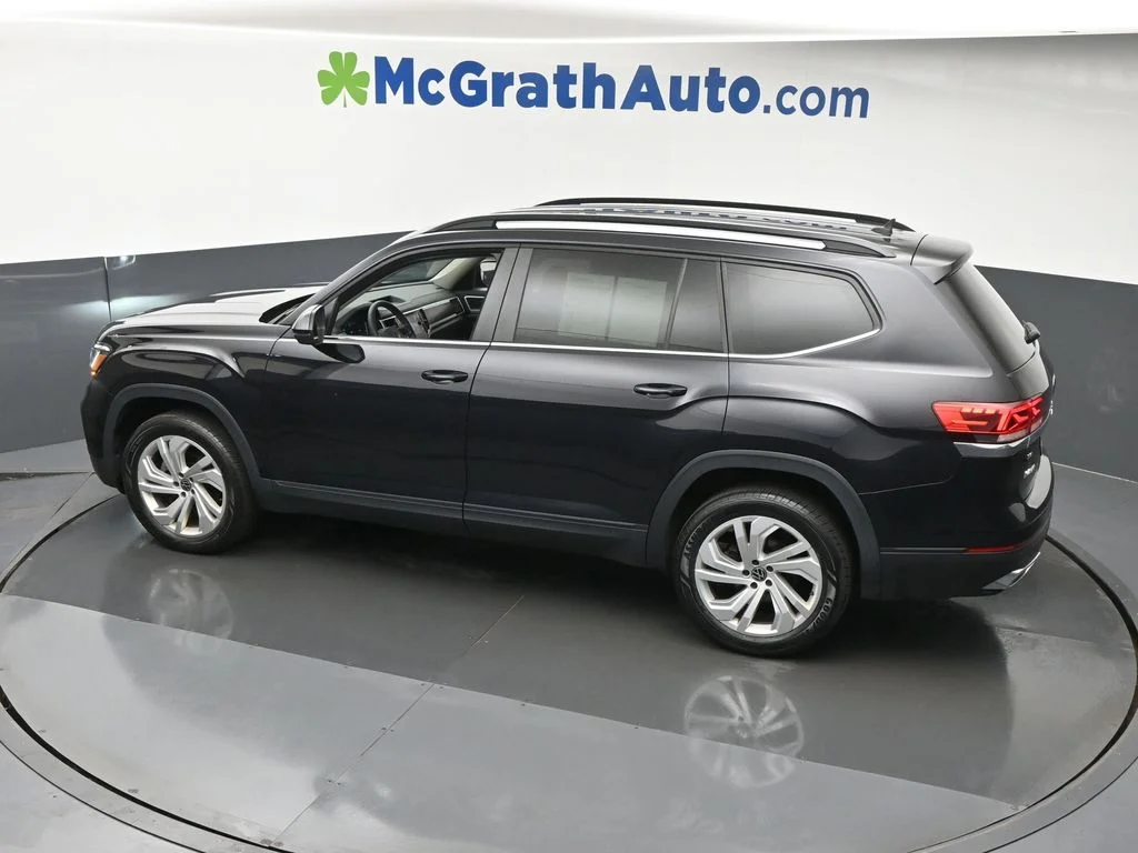 Used 2023 Black Volkswagen 2.0T SE w/Technology image 26