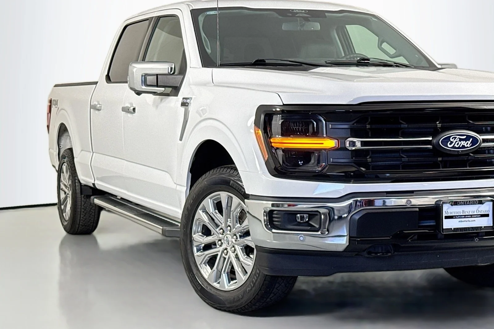 Used 2024 Oxford White Ford XLT 4X4 Supercrew image 15