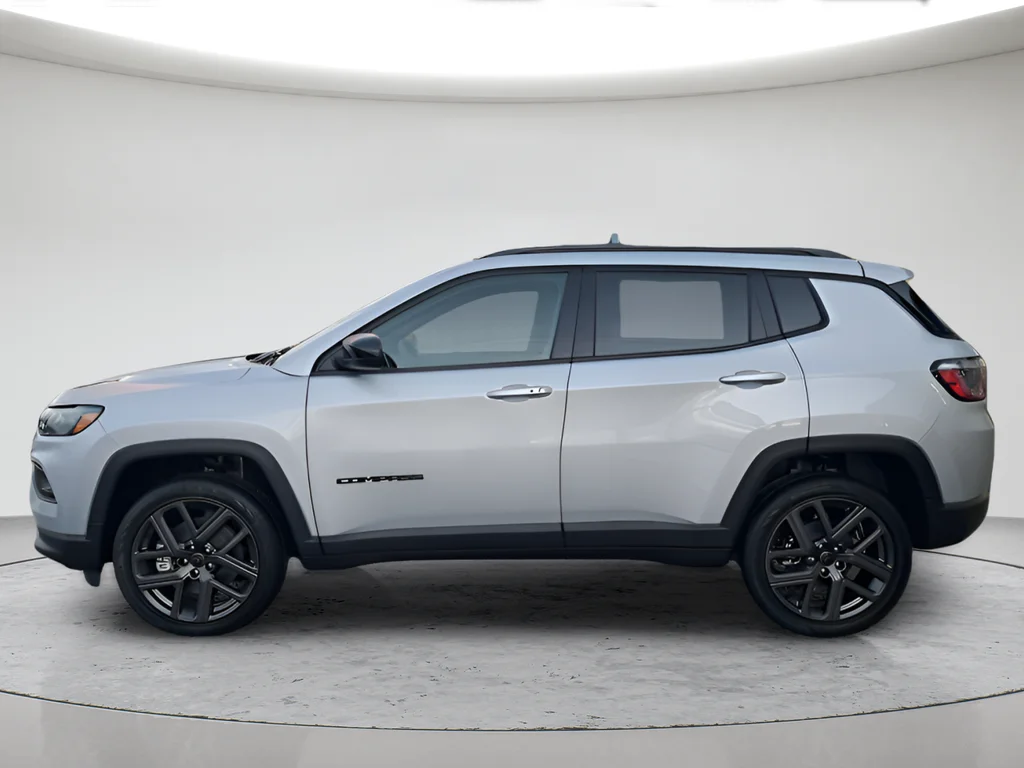 New 2026 Silver Zynith Metallic Clear-Coat Exterior Paint Jeep Latitude image 2