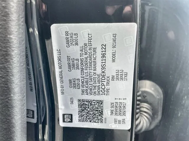 New 2025 Black Chevrolet Z71 image 24