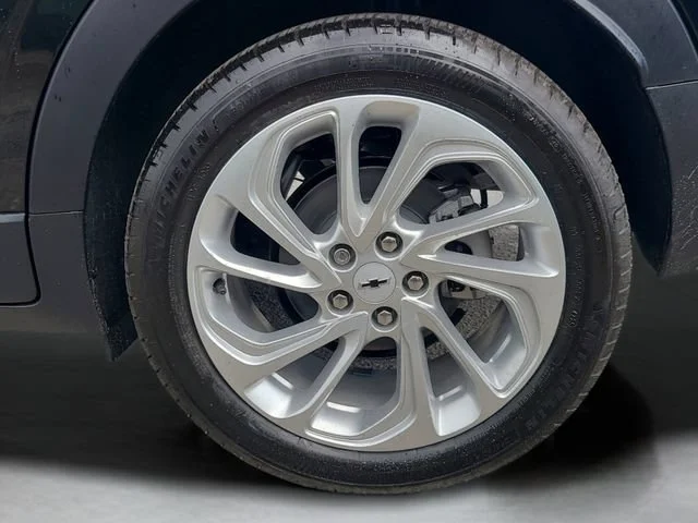 New 2027 Mosaic Black Metallic Chevrolet LT image 7