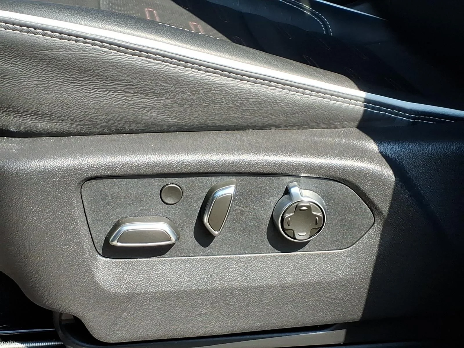 Used 2026 Onyx Black GMC AT4X image 13