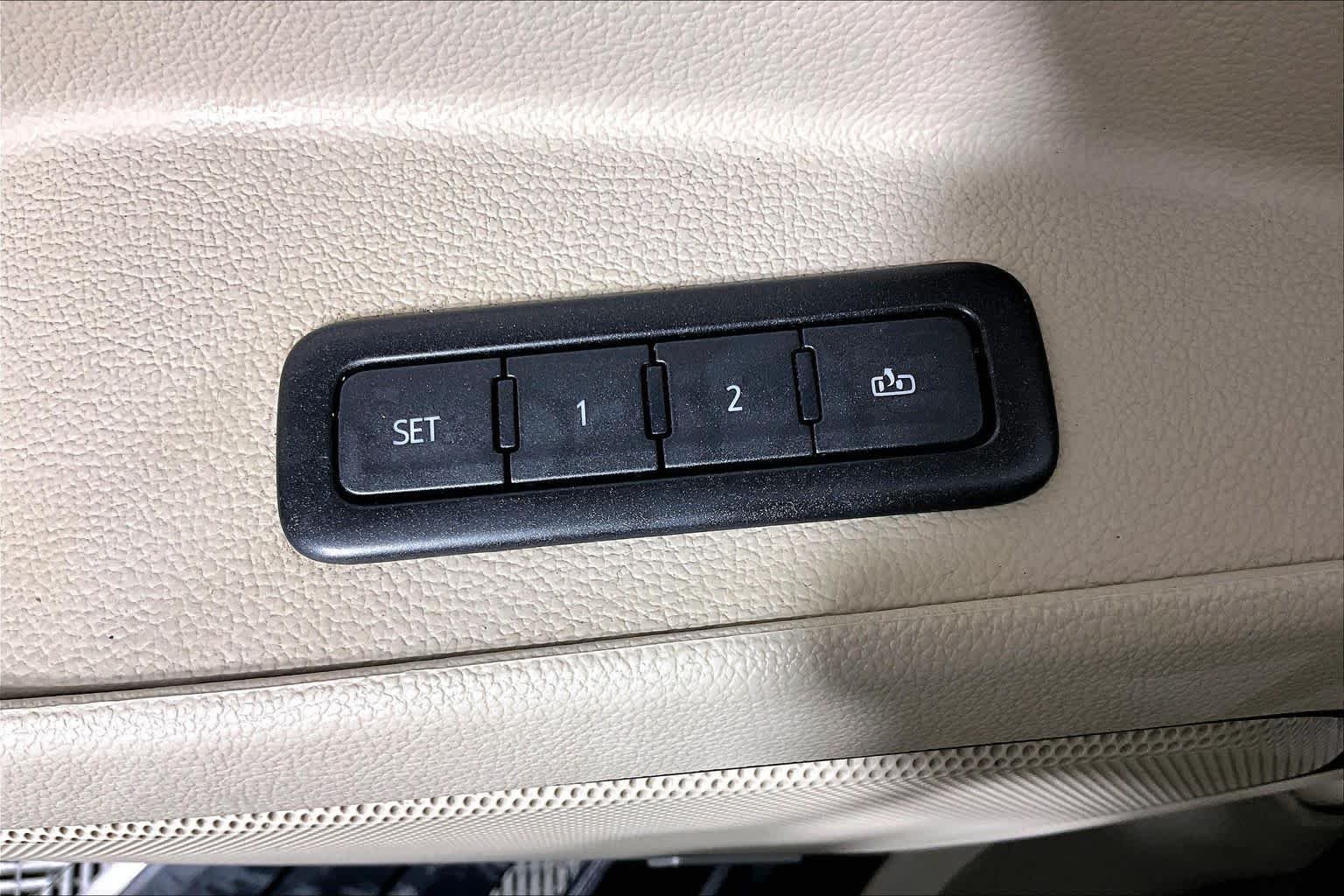 Used 2019 ONYX BLACK GMC Denali image 34