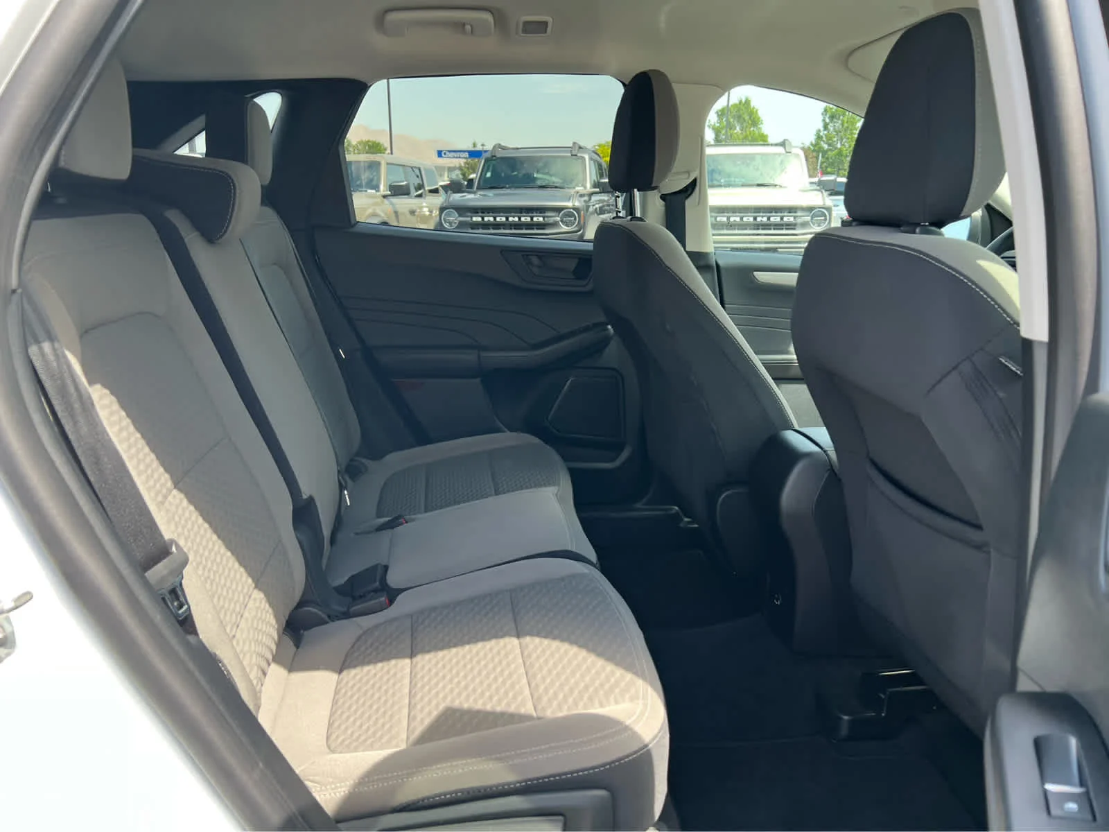 Certified Used 2022 Oxford White Ford SE image 25