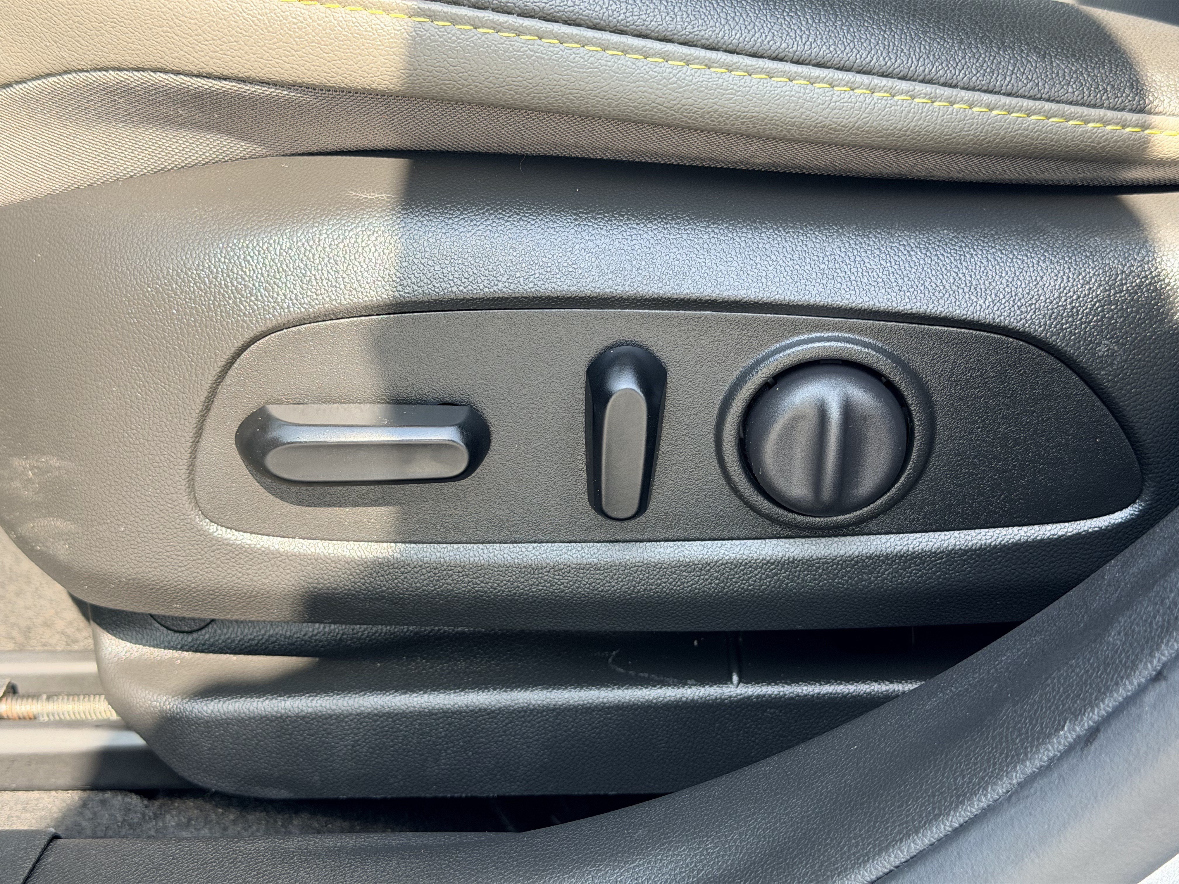 Used 2025 Sterling Gray Metallic Chevrolet ACTIV image 7