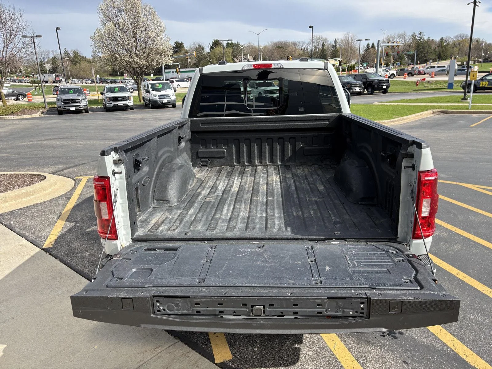 Certified Used 2023 Avalanche Gray Ford XLT image 7