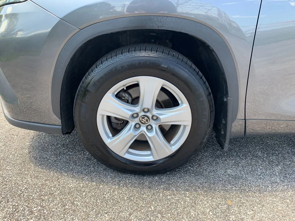 Used 2023 Gray Toyota L image 33