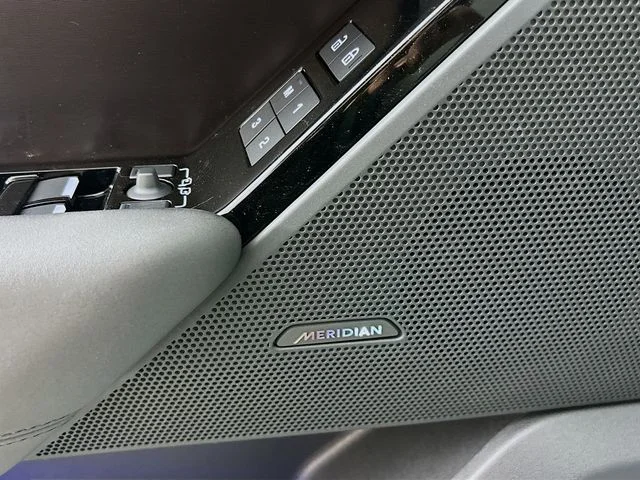 New 2026 Green Land Rover Dynamic SE image 20