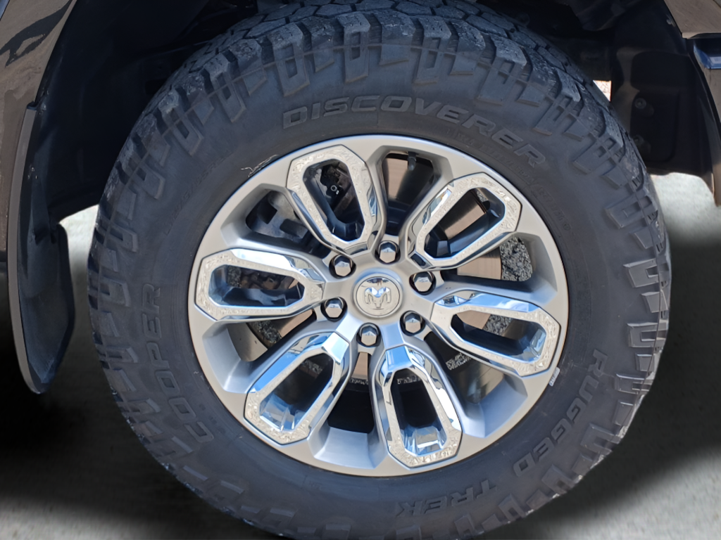 Used 2022 Black Ram Laramie image 13