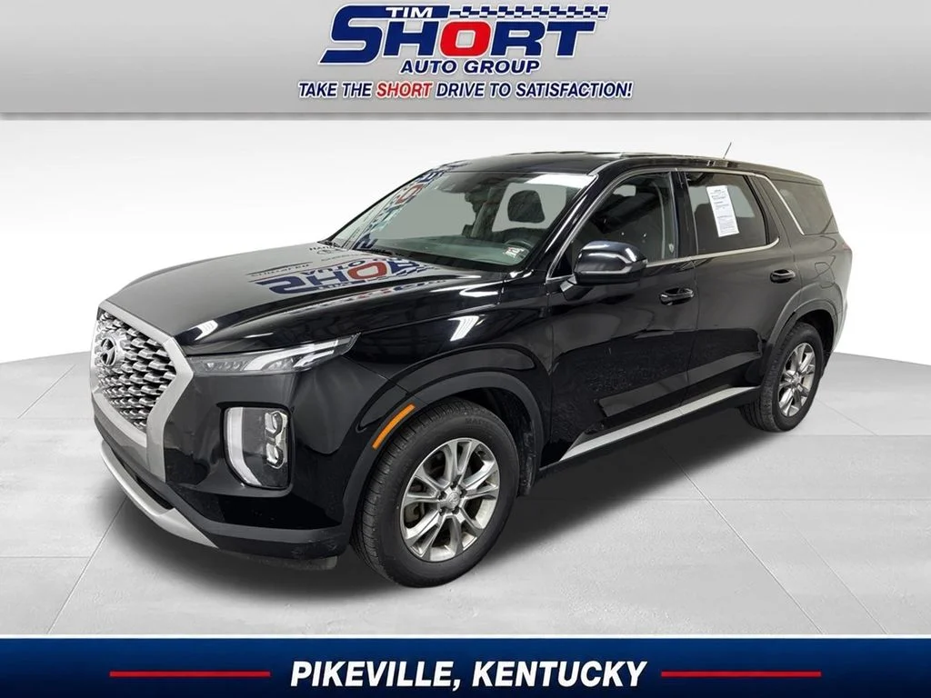 Used 2022 Black Hyundai SE image 1