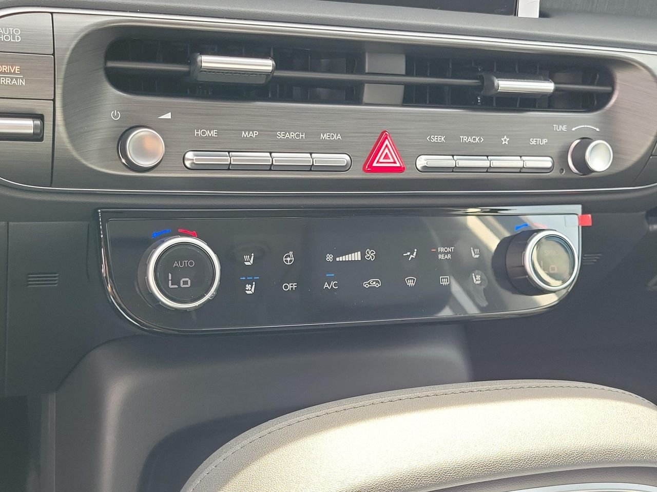 New 2026 Ecotronic Gray Pearl Hyundai SEL Premium AWD image 27