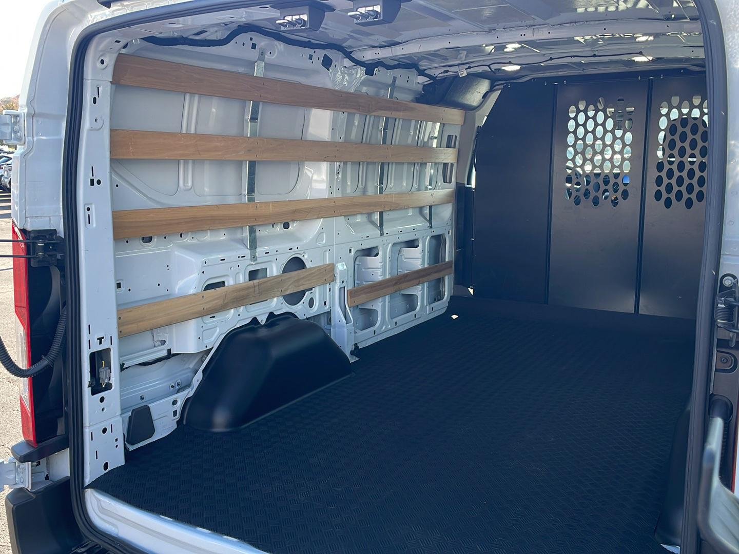 Used 2025 Oxford White Ford  image 26