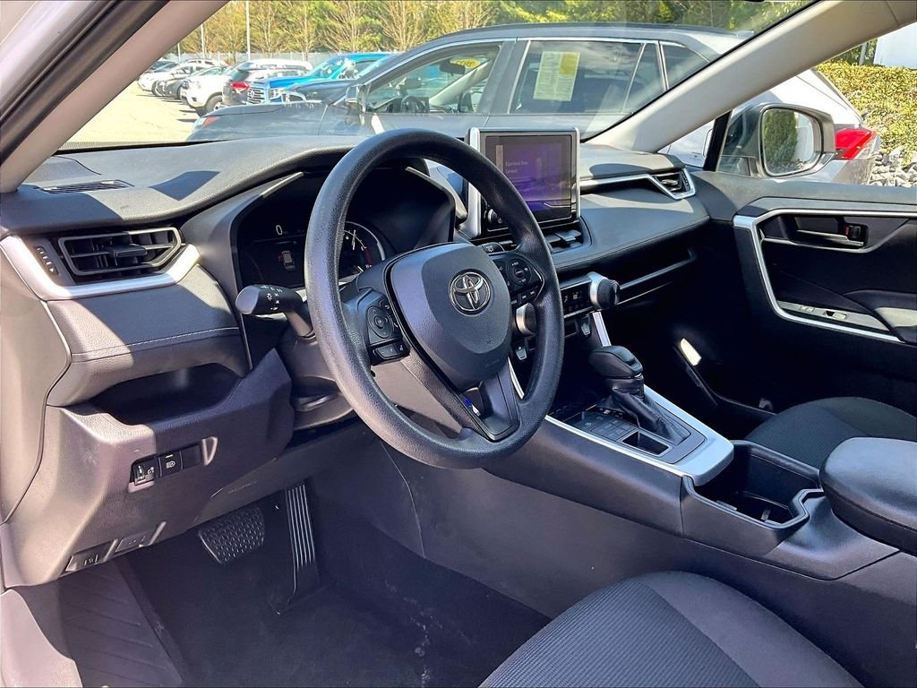 Used 2025 Ice Toyota LE image 8