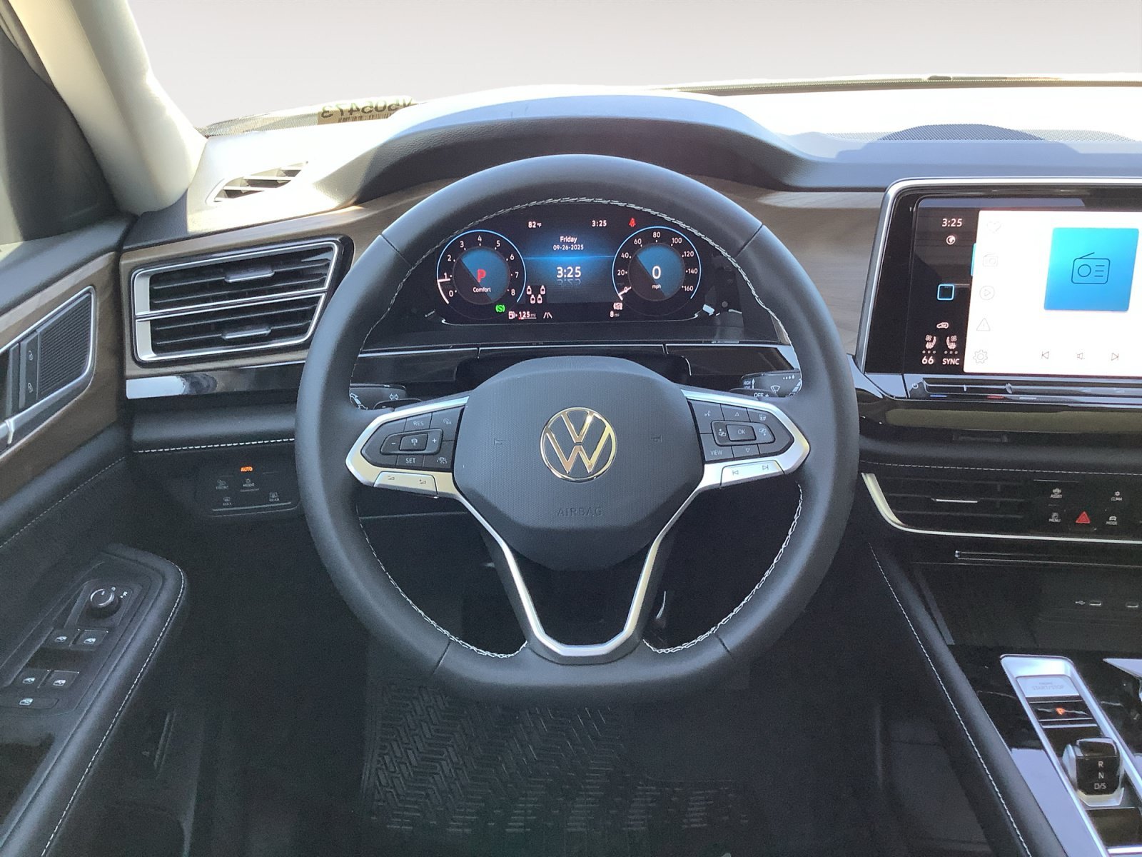 New 2026 Silver Mist Metallic Volkswagen 2.0T SE w/Technology image 16