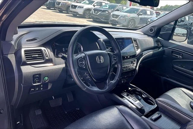 Used 2017 Modern Steel Metallic Honda Elite image 14
