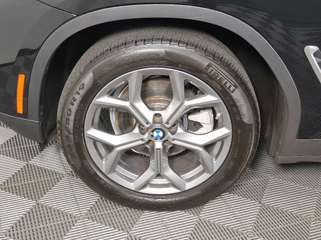 Used 2023 Black BMW xDrive30i image 31