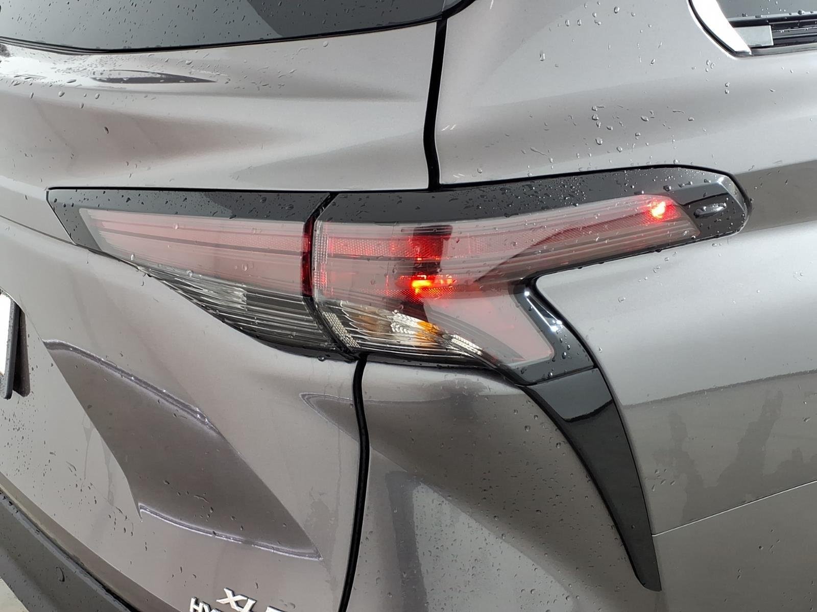 2024 Toyota Sienna XLE - Photo 19