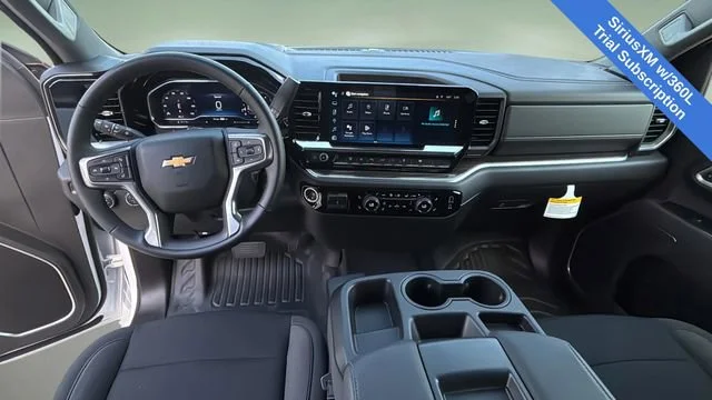 Used 2025 Summit White Chevrolet LT image 17