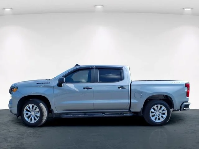 Used 2023 Gray Chevrolet Custom image 14