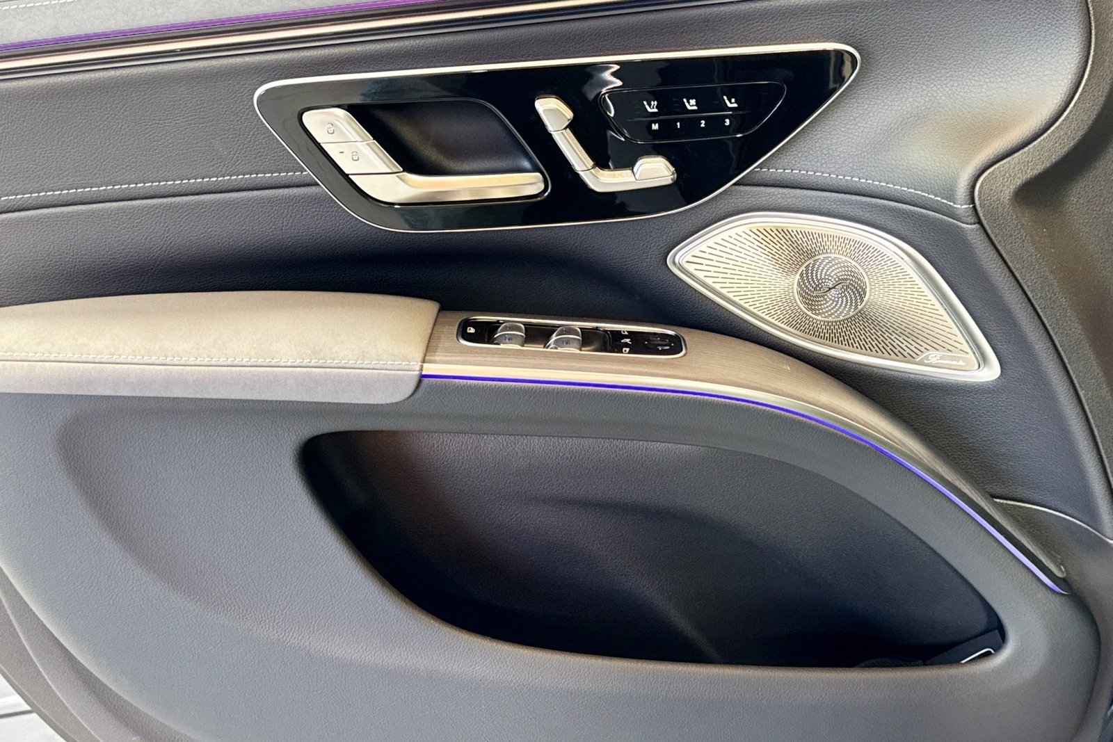 New 2026 Selenite Grey Metallic Mercedes-Benz EQS 400 image 16