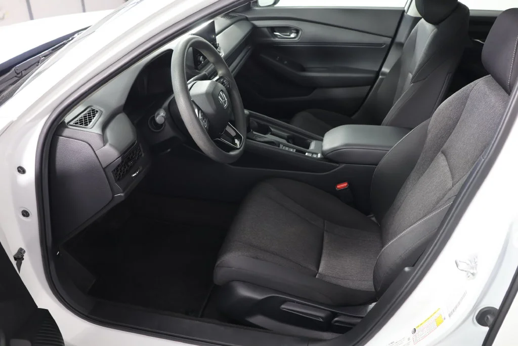 Used 2024 Platinum White Pearl Honda LX image 18