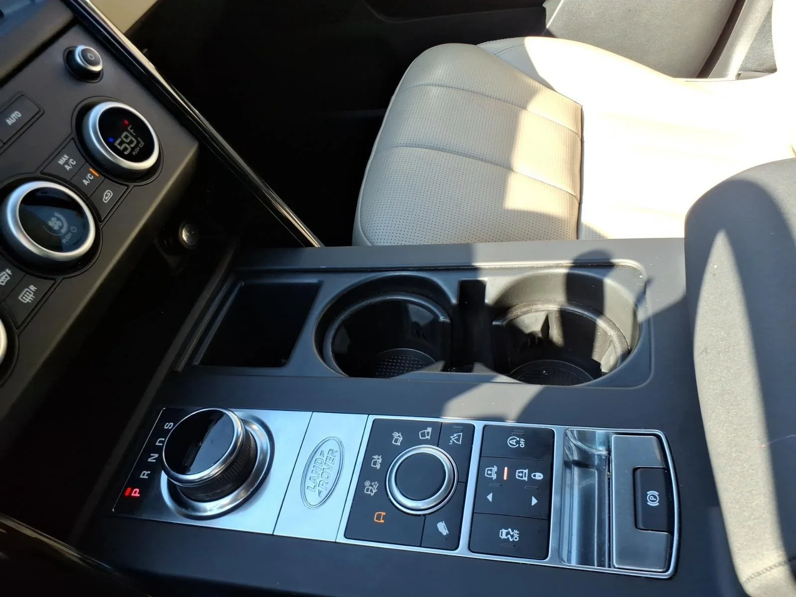 Used 2020 Fuji White Land Rover SE image 21