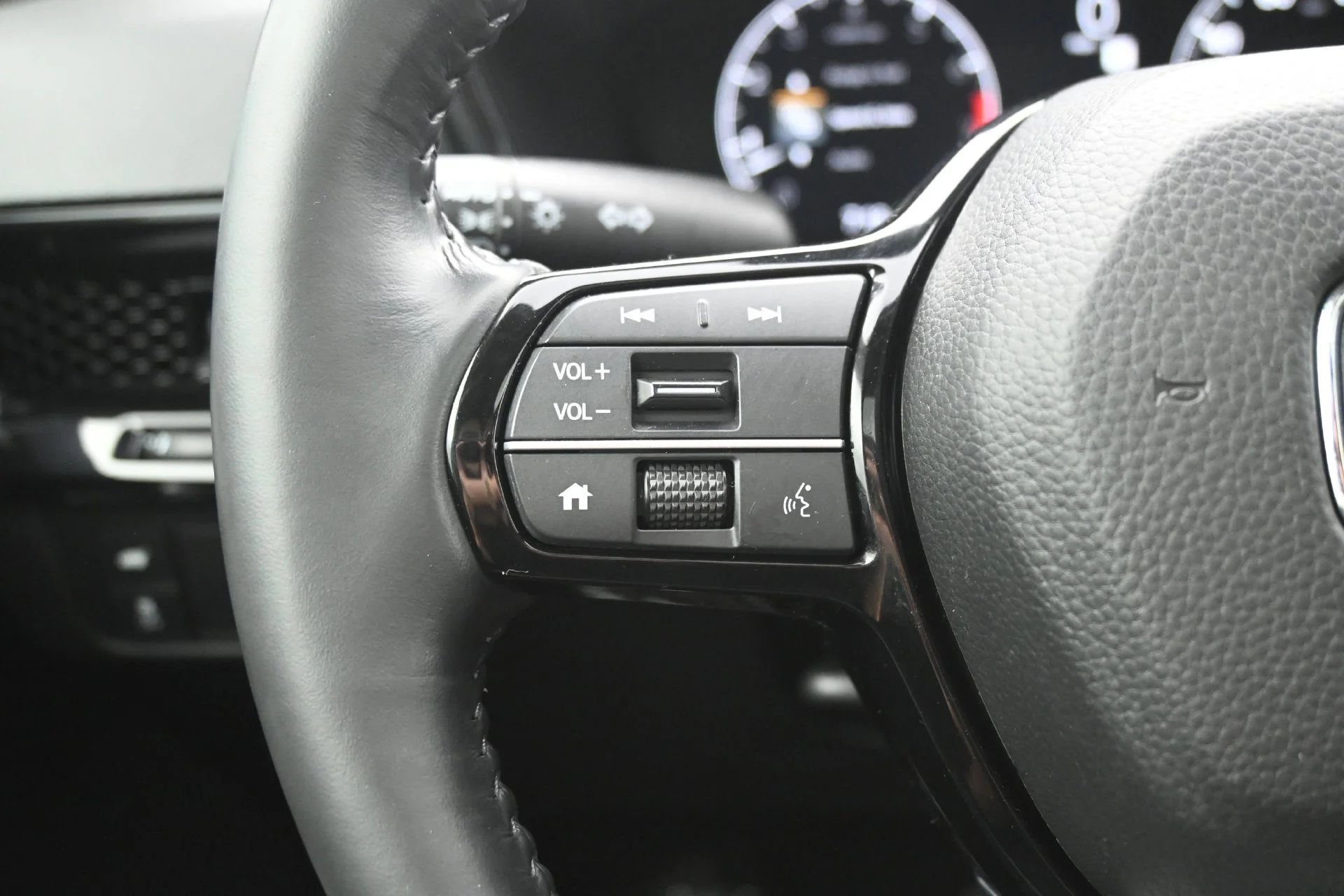 Used 2023 CANYON RIVER BLUE Honda EX-L AWD image 24