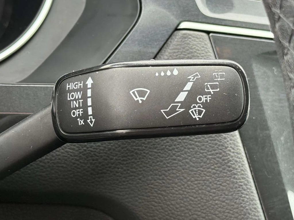 Used 2019 Orange Volkswagen 2.0T SE image 25