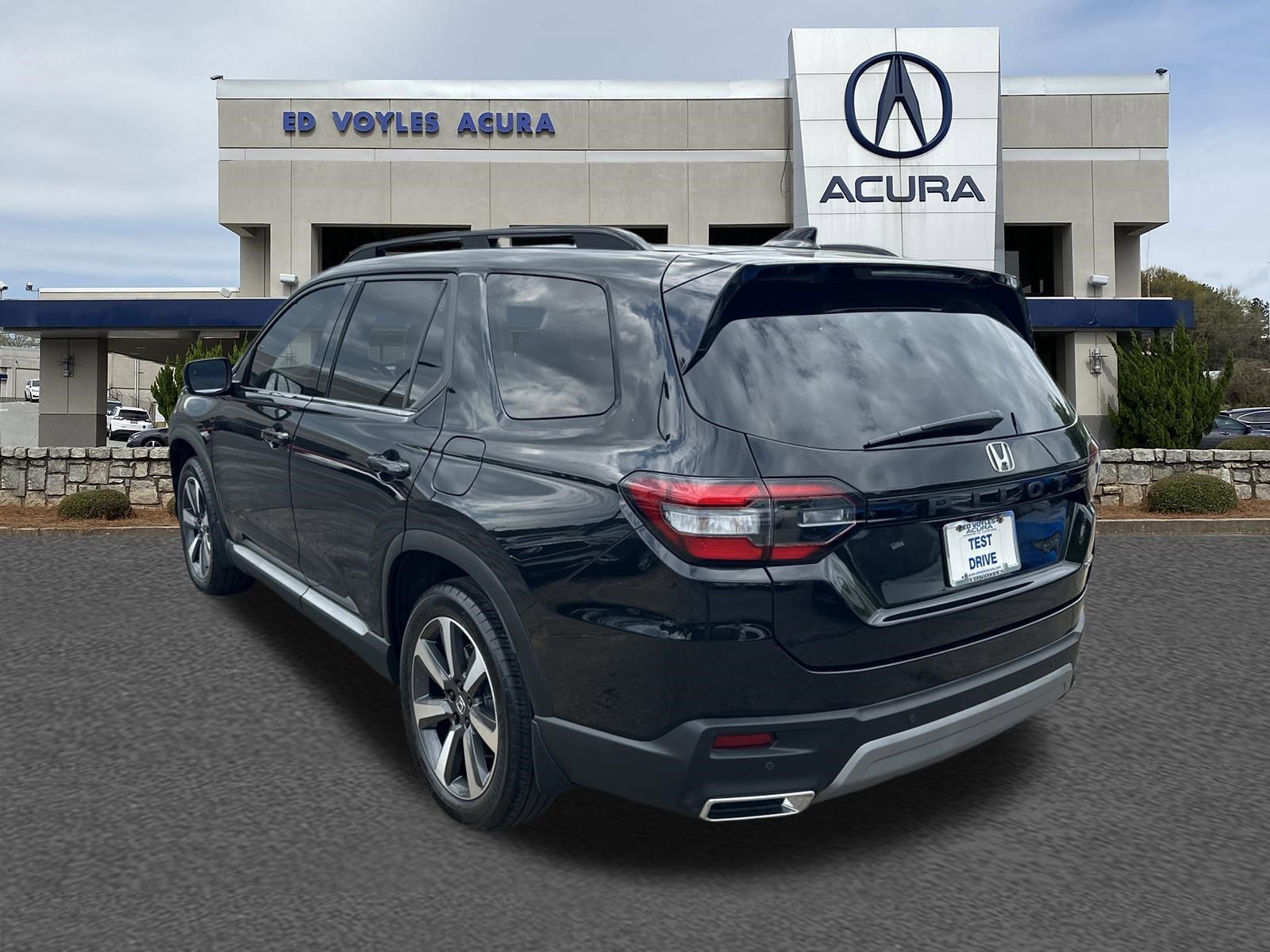 Used 2023 Crystal Black Pearl Honda Touring image 7