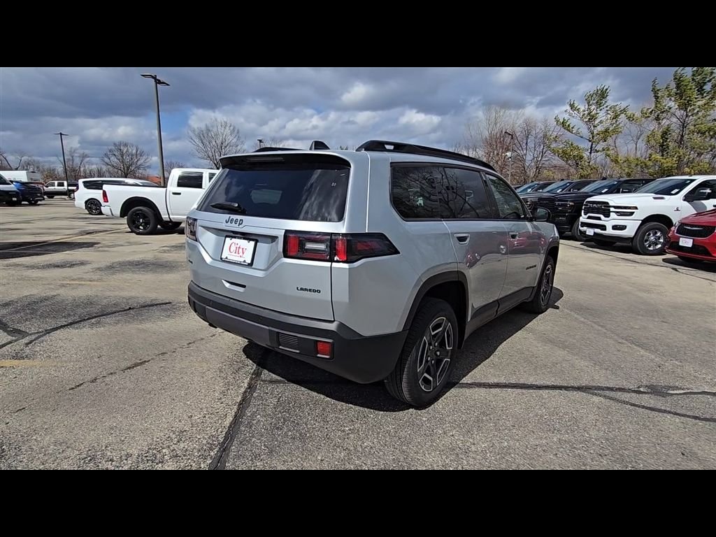 New 2026 Silver Zynith Clear-Coat Exterior Paint Jeep Laredo image 7